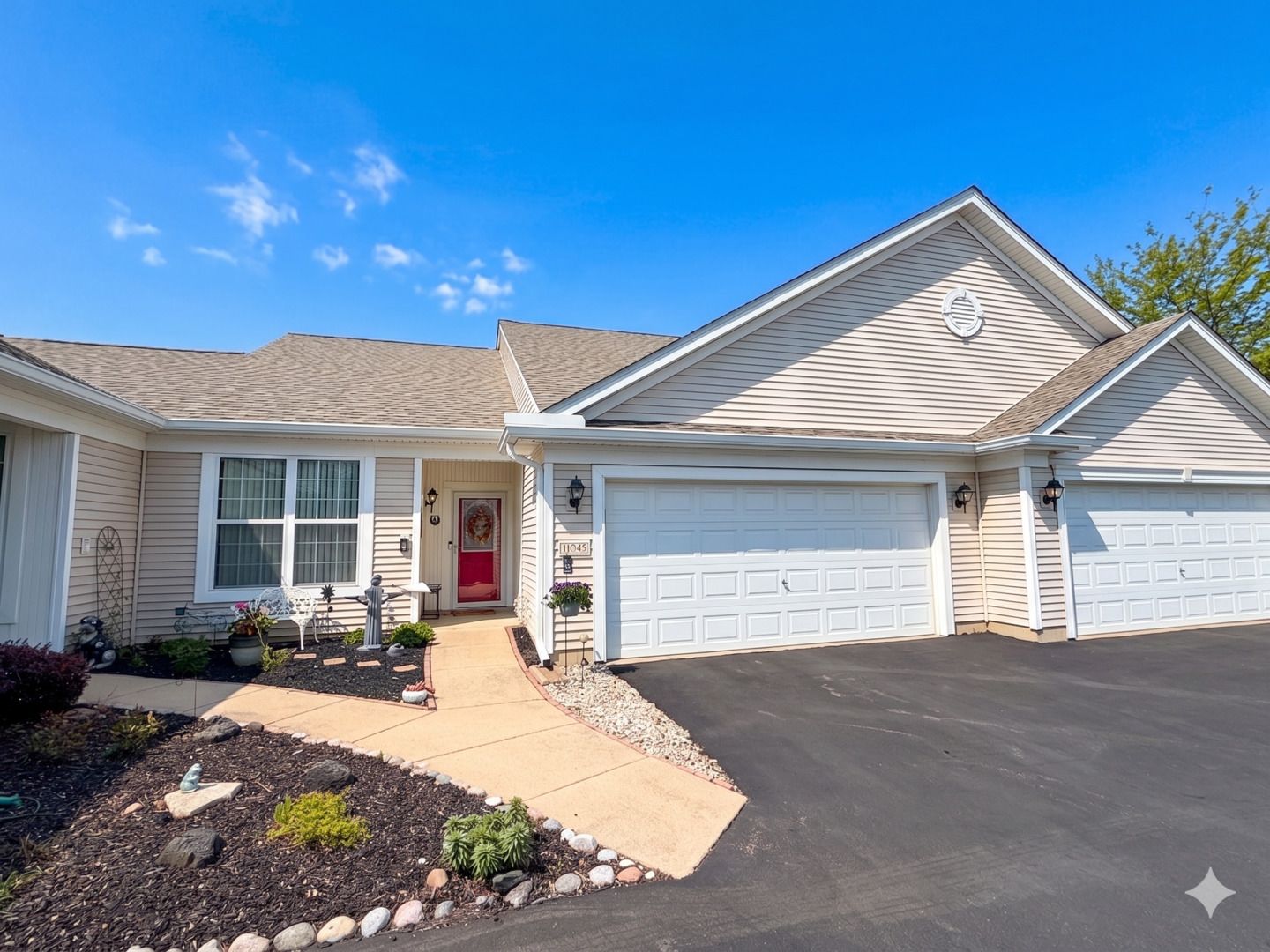 14045 Moraine Hills Drive — Huntley, IL 60142