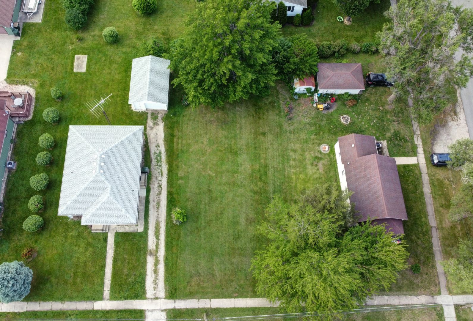 000 W Oak Street — Coal City, IL 60416