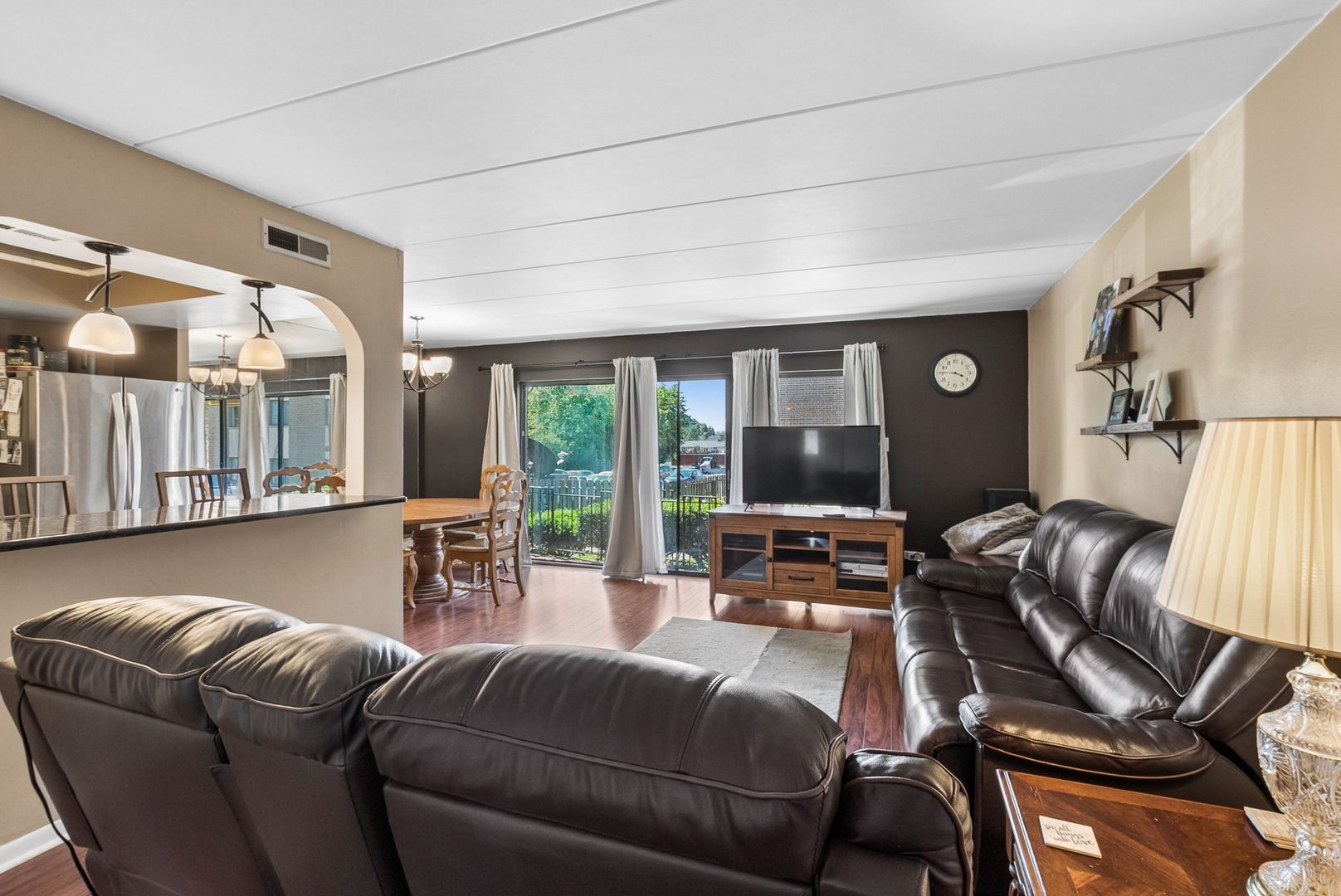 9111 S Roberts Road #7C — Hickory Hills, IL 60457