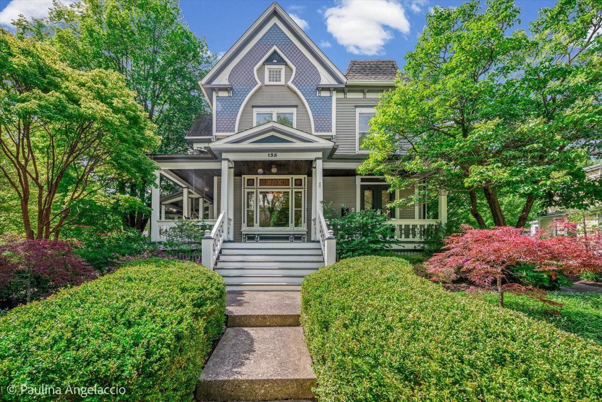 135 W Lake Street — Barrington, IL 60010