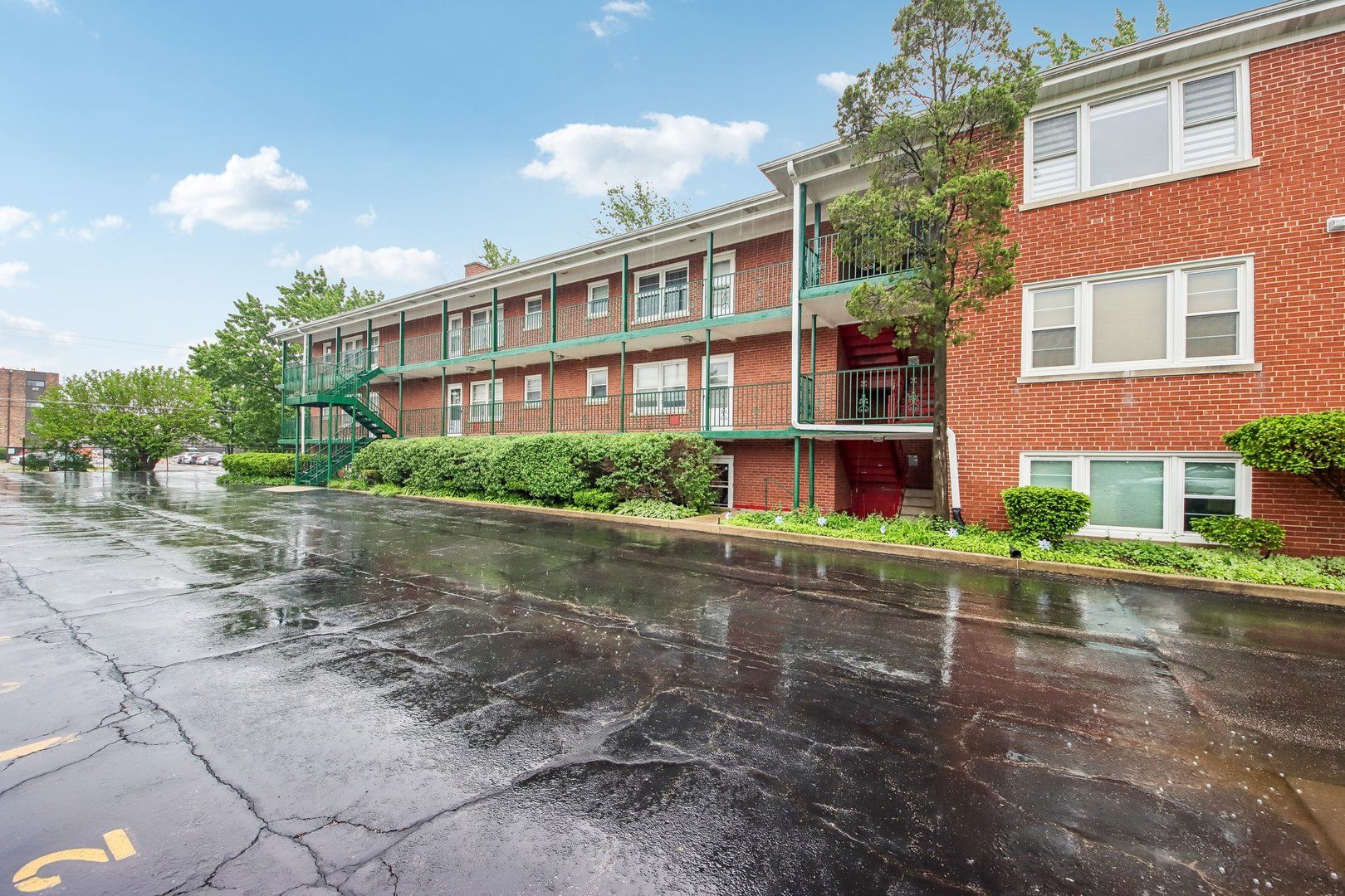 1855 Parkside Drive #8 — Park Ridge, IL 60068