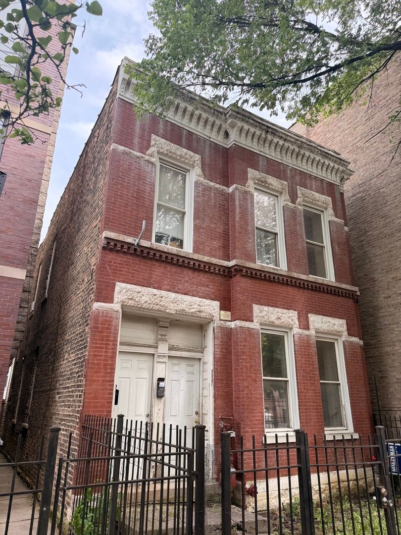 1003 N Francisco Avenue — Chicago, IL 60622