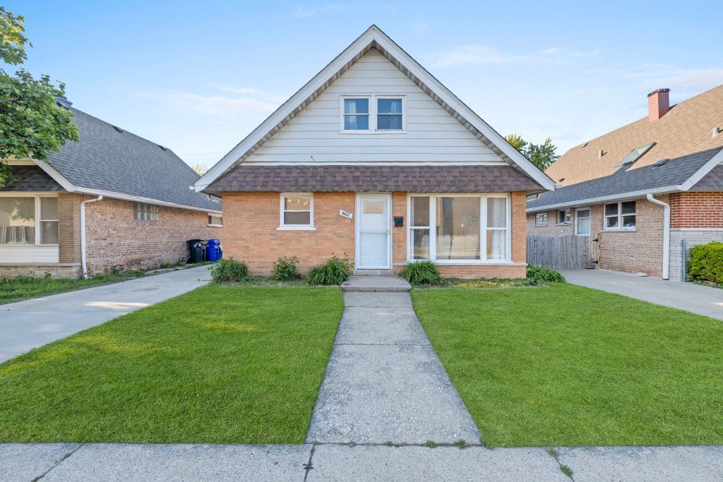 8422 W 45th Street — Lyons, IL 60534