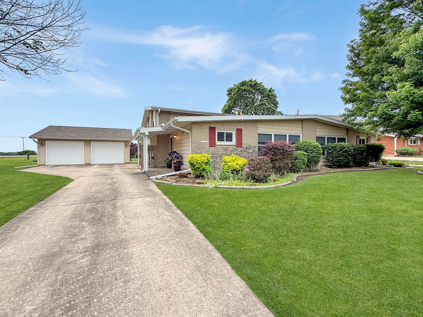 1616 Golfview Circle — Rantoul, IL 61866