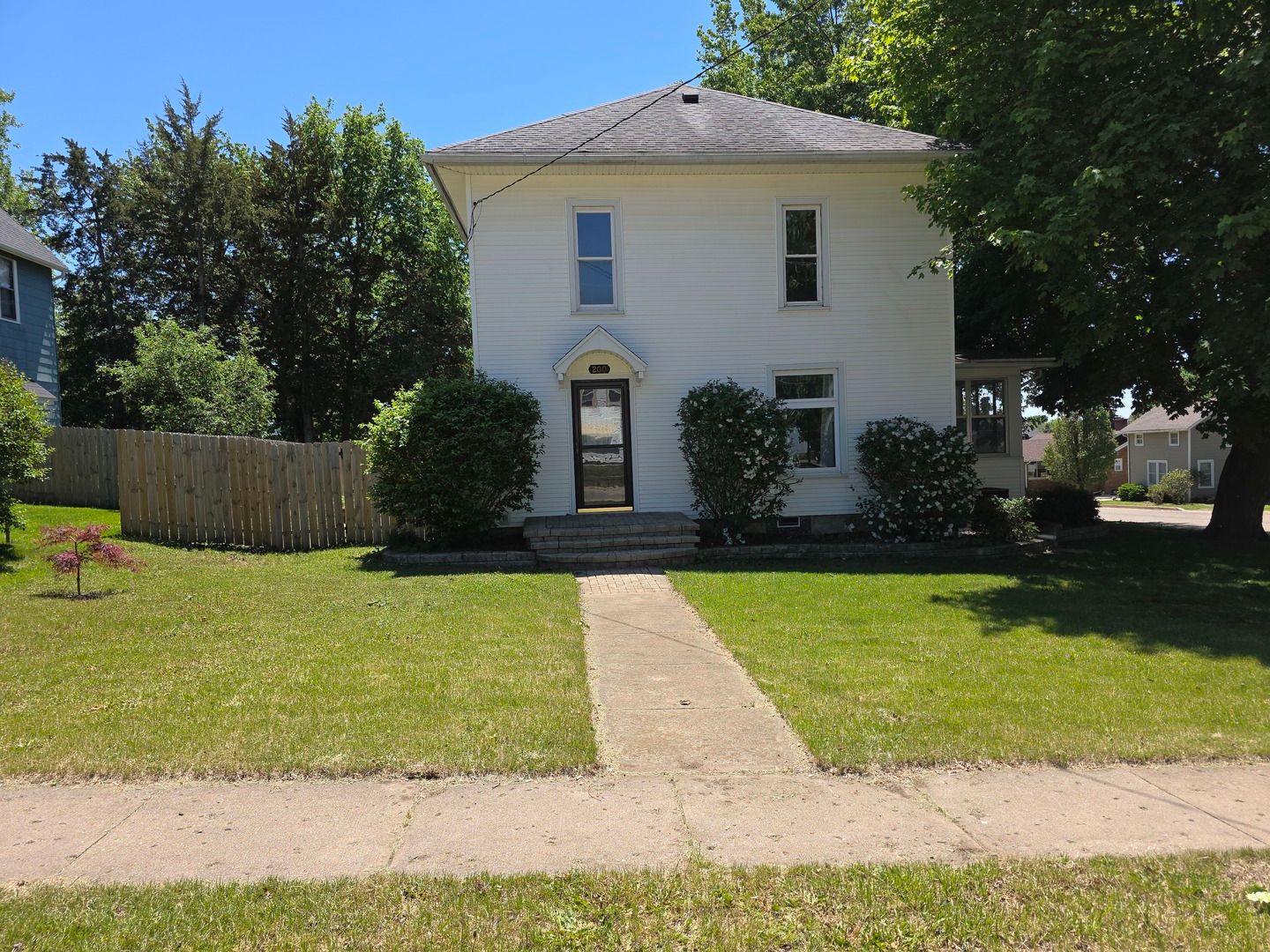200 E North Street — Walnut, IL 61376
