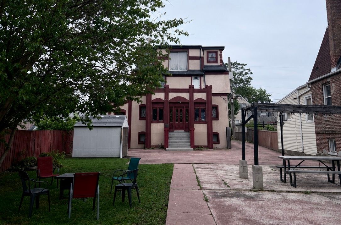 1631 N Monticello Avenue — Chicago, IL 60647