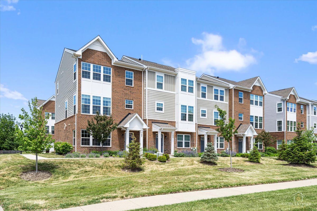 197 Canterbury Way — Lake Zurich, IL 60047