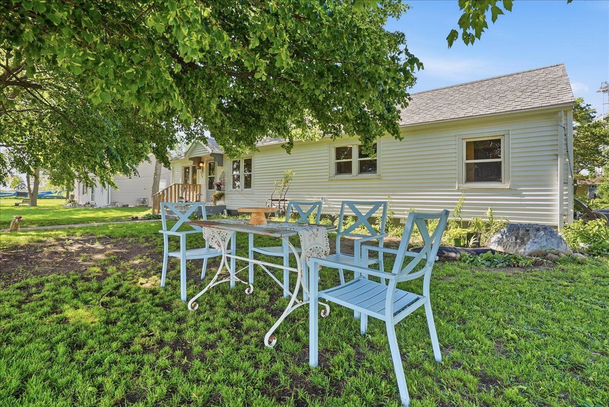 208 4th Street, Anchor, IL 61720
