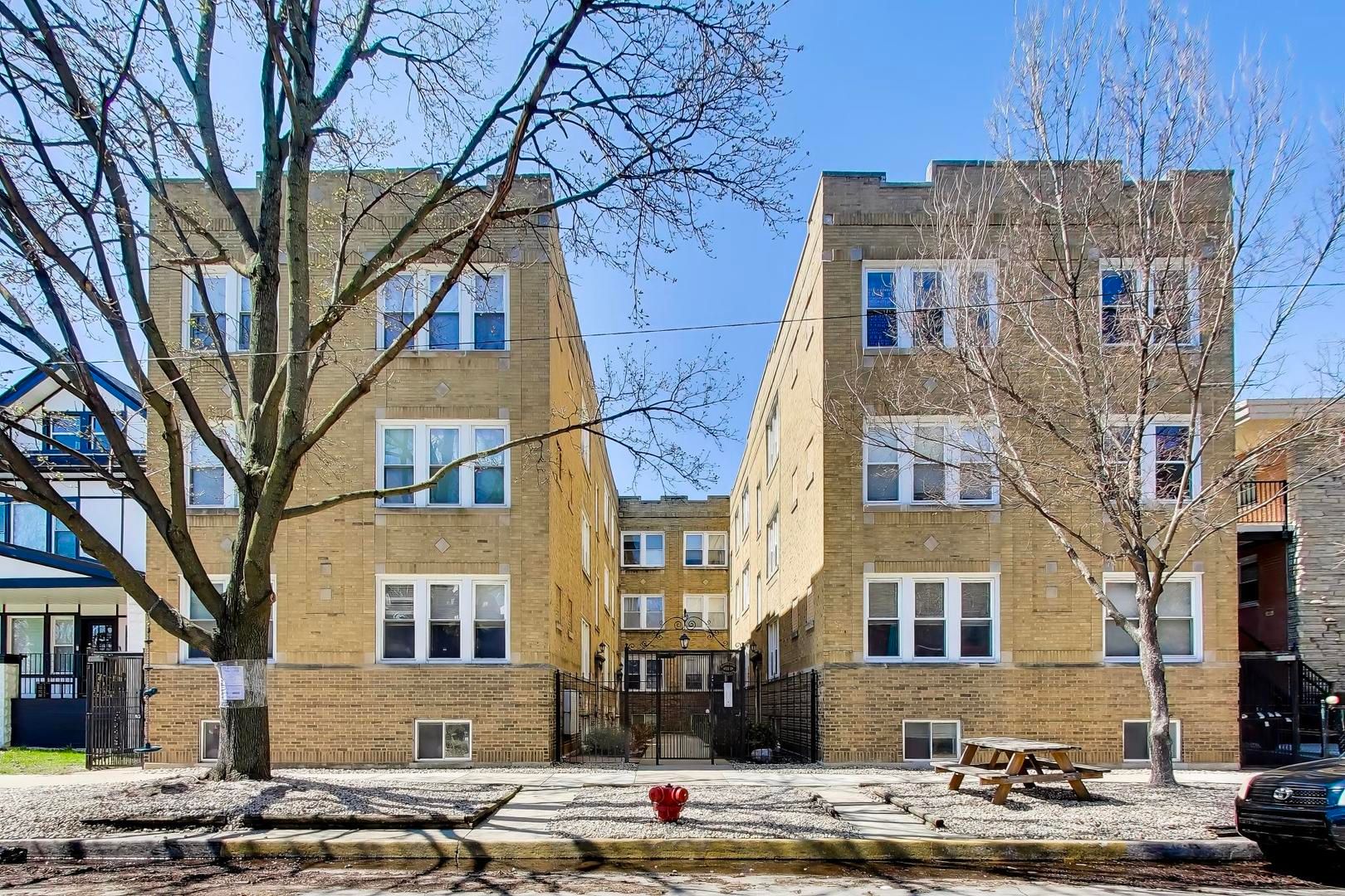 4722 N Kenneth Avenue #3W — Chicago, IL 60630