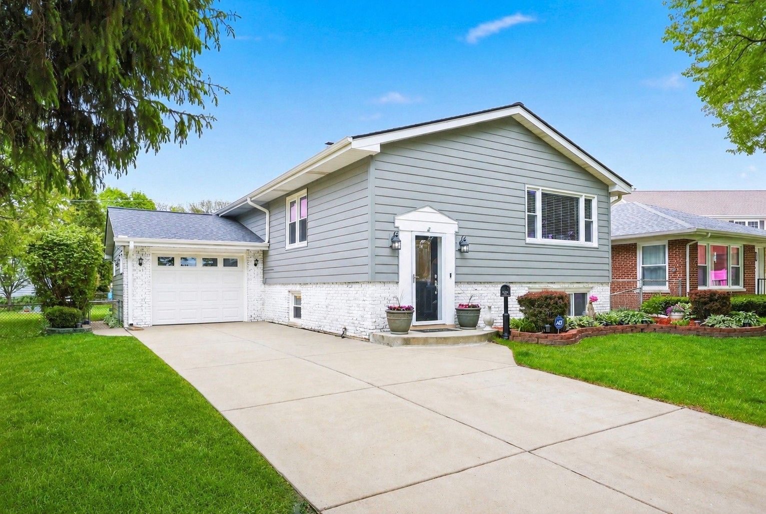 639 N Kaspar Avenue — Arlington Heights, IL 60004