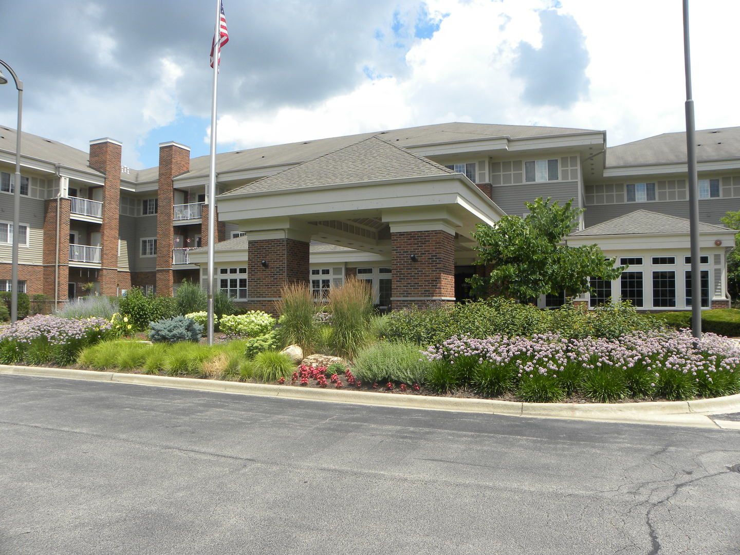 801 N McLean Boulevard #206 — Elgin, IL 60123