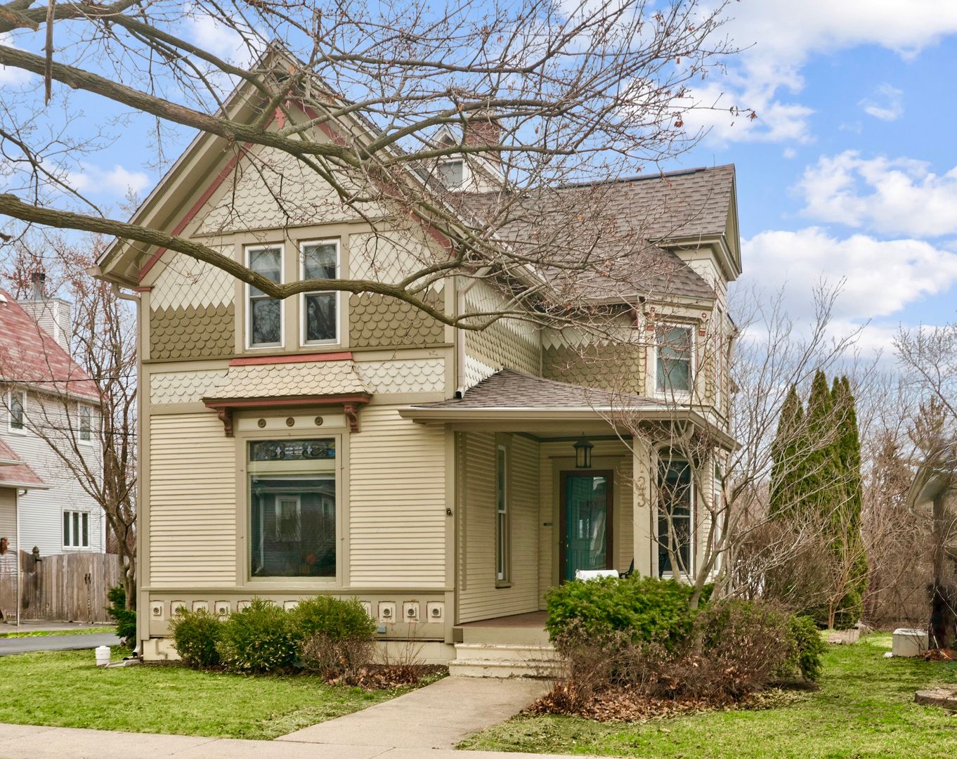 123 Raymond Avenue — Barrington, IL 60010