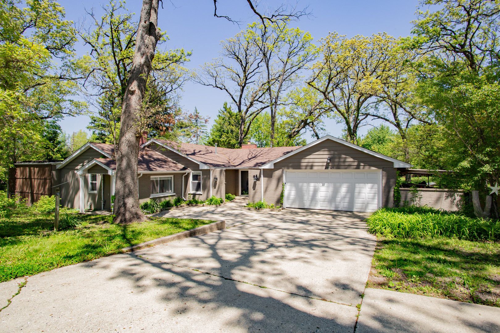 29W625 Hawthorne Lane — West Chicago, IL 60185