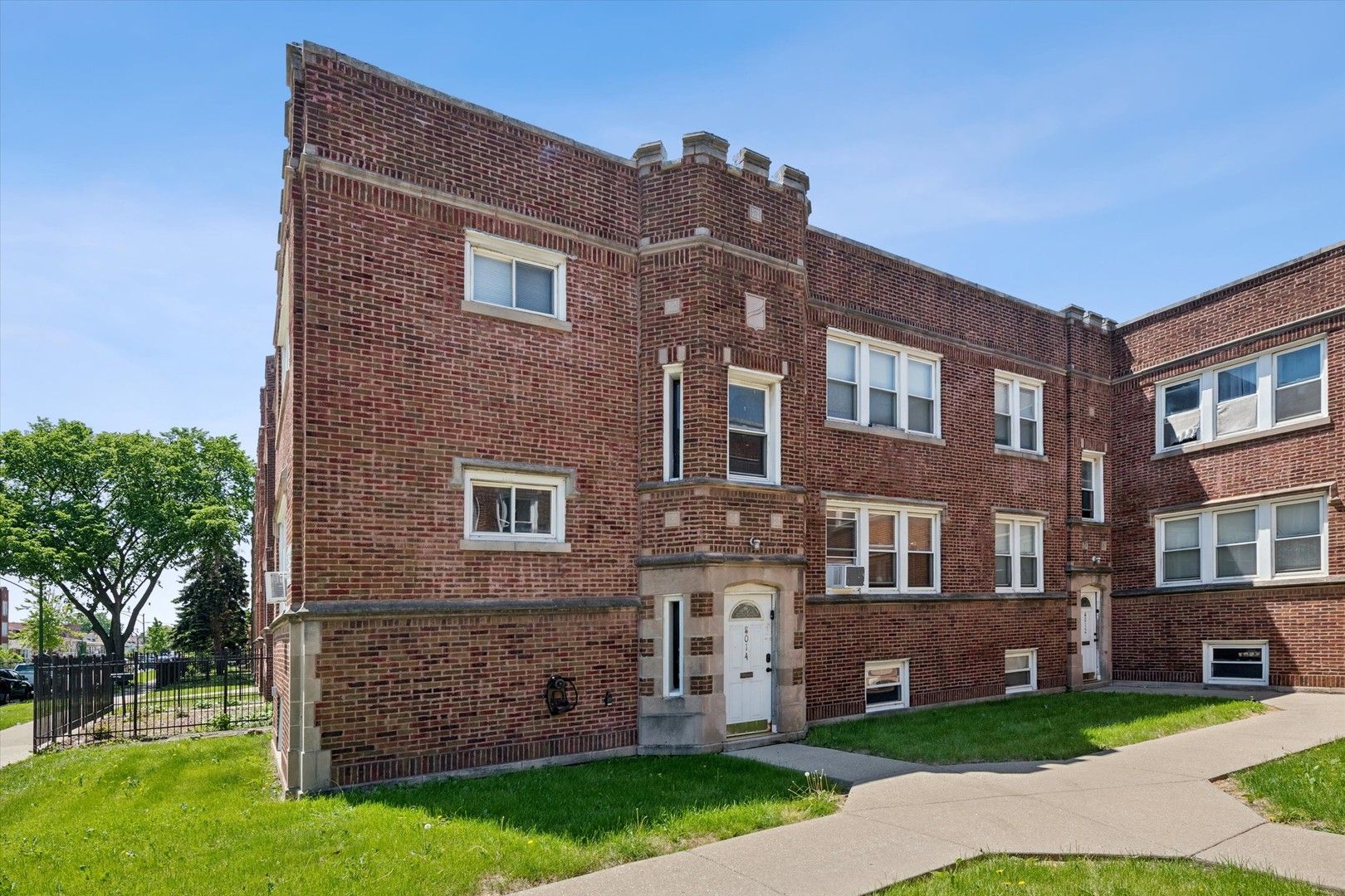 8012 S Honore Street — Chicago, IL 60620