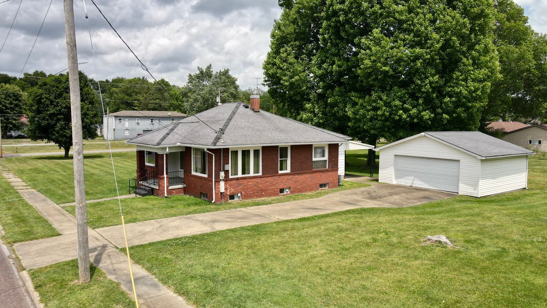 606 S Monroe Street — West Frankfort, IL 62896