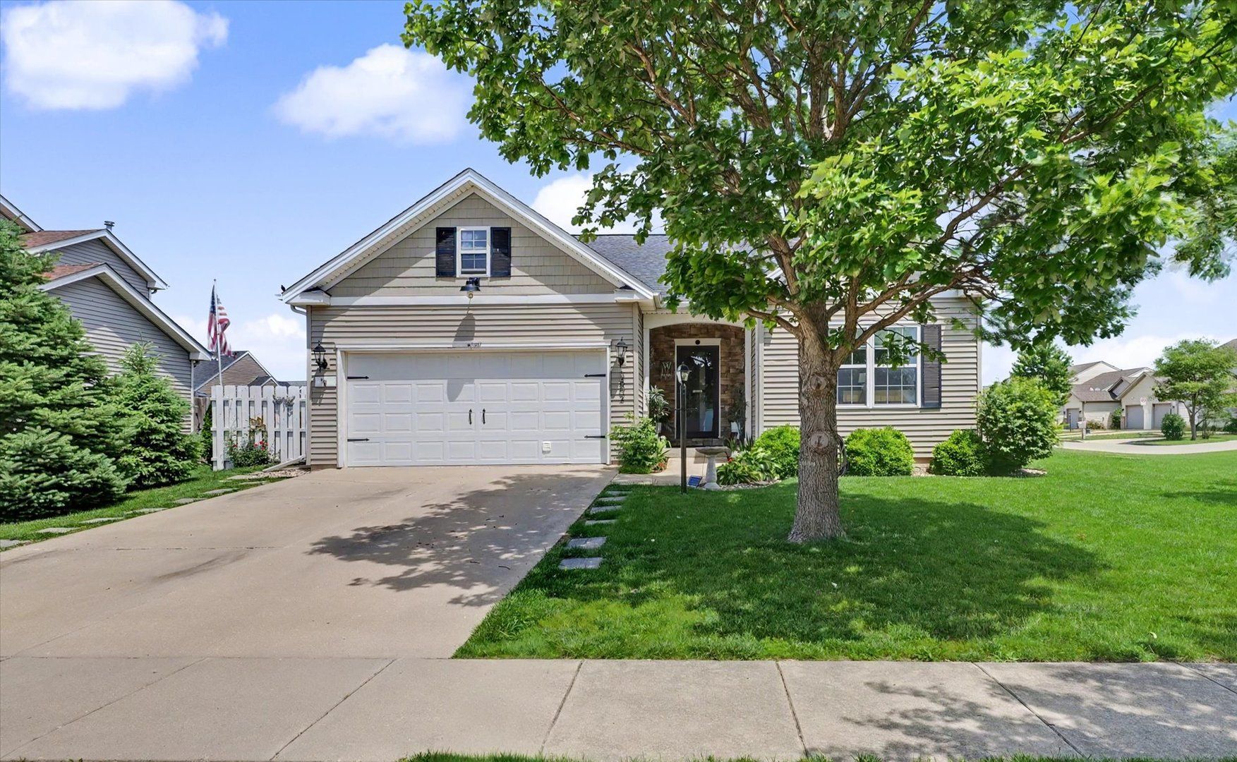 3802 Sandstone Drive — Champaign, IL 61822