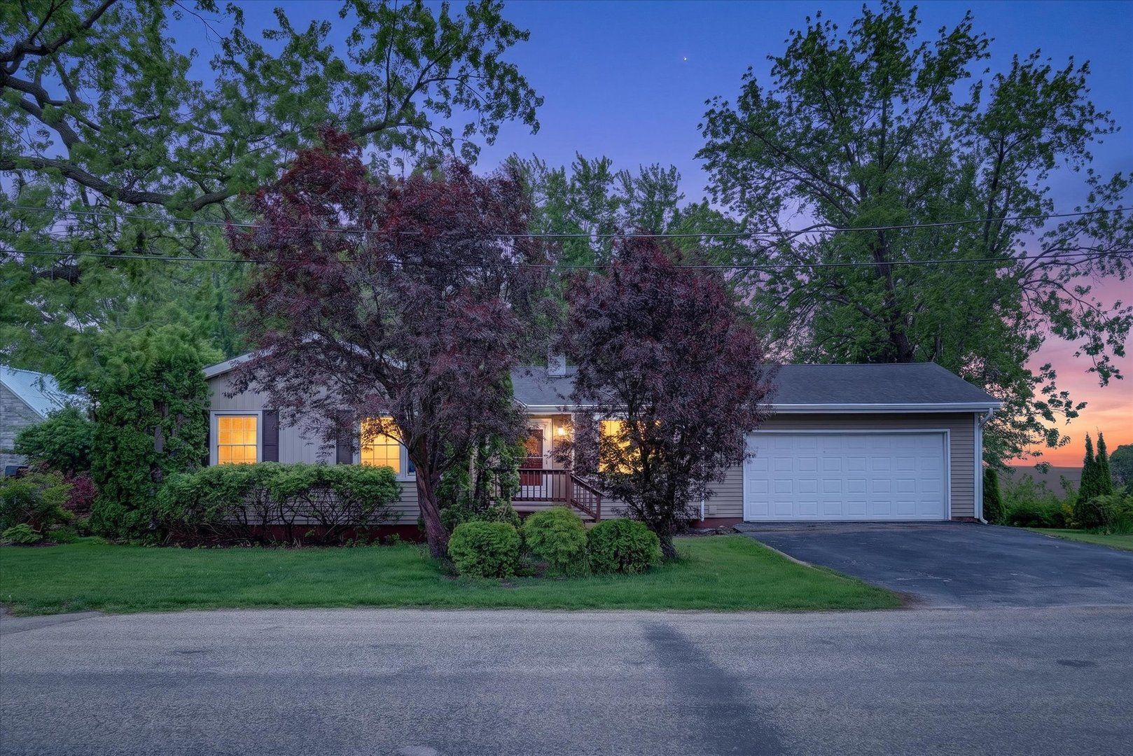 405 W Cherry Street — Forreston, IL 61030