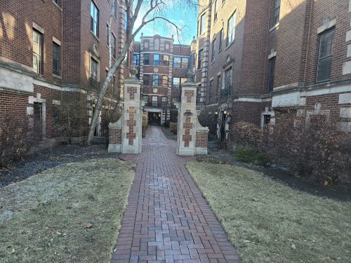410 Ridge Avenue #23-2 — Evanston, IL 60202