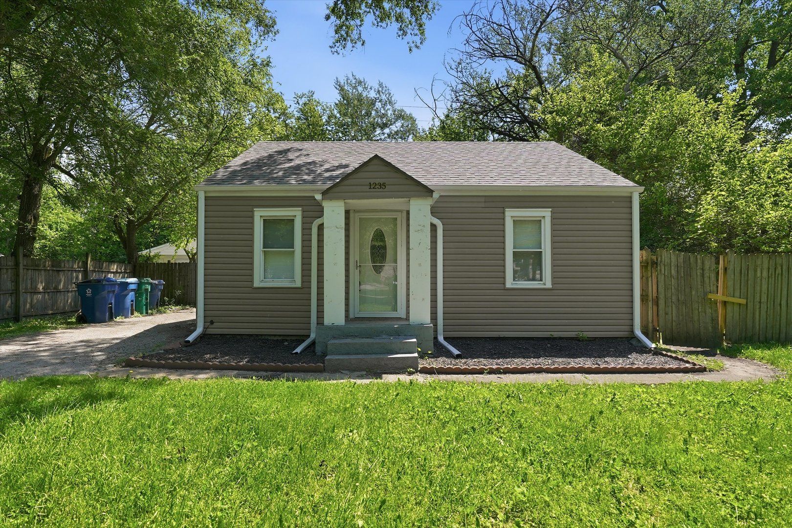 1235 River Drive — Calumet City, IL 60409