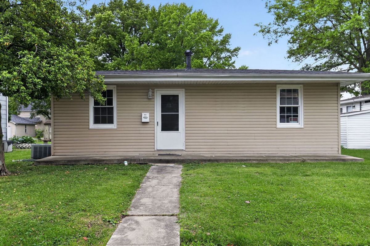 812 N 5th Street, Breese, IL 62230