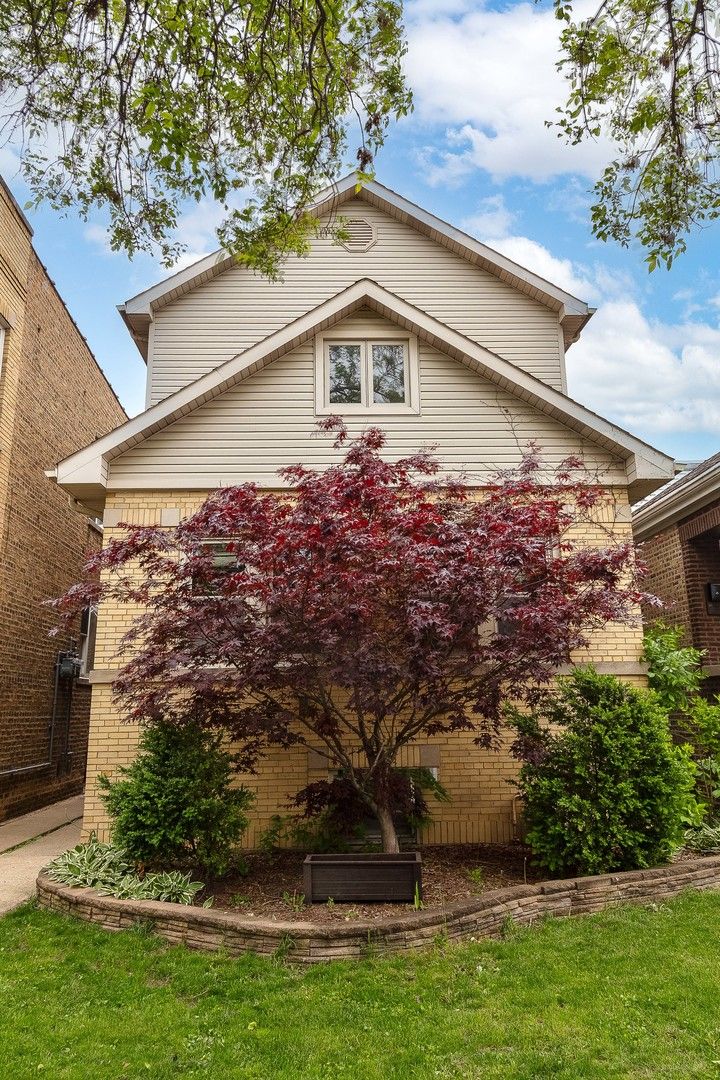 5451 N Lynch Avenue — Chicago, IL 60630