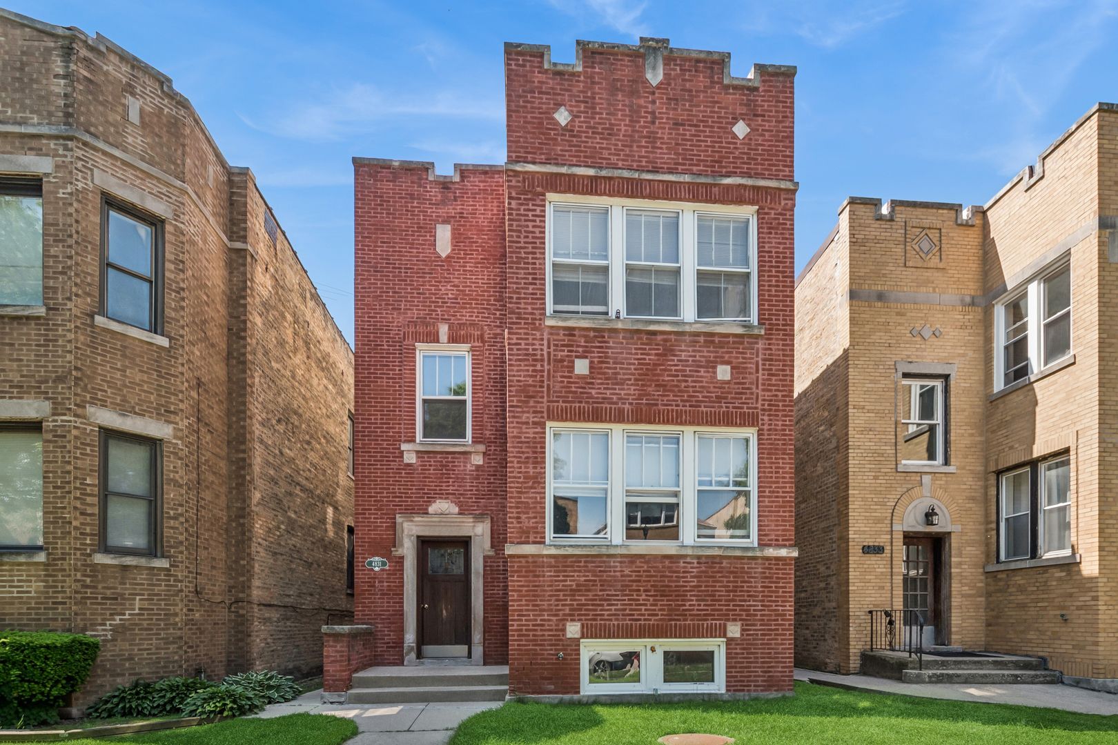 4831 Wright Terrace — Skokie, IL 60077