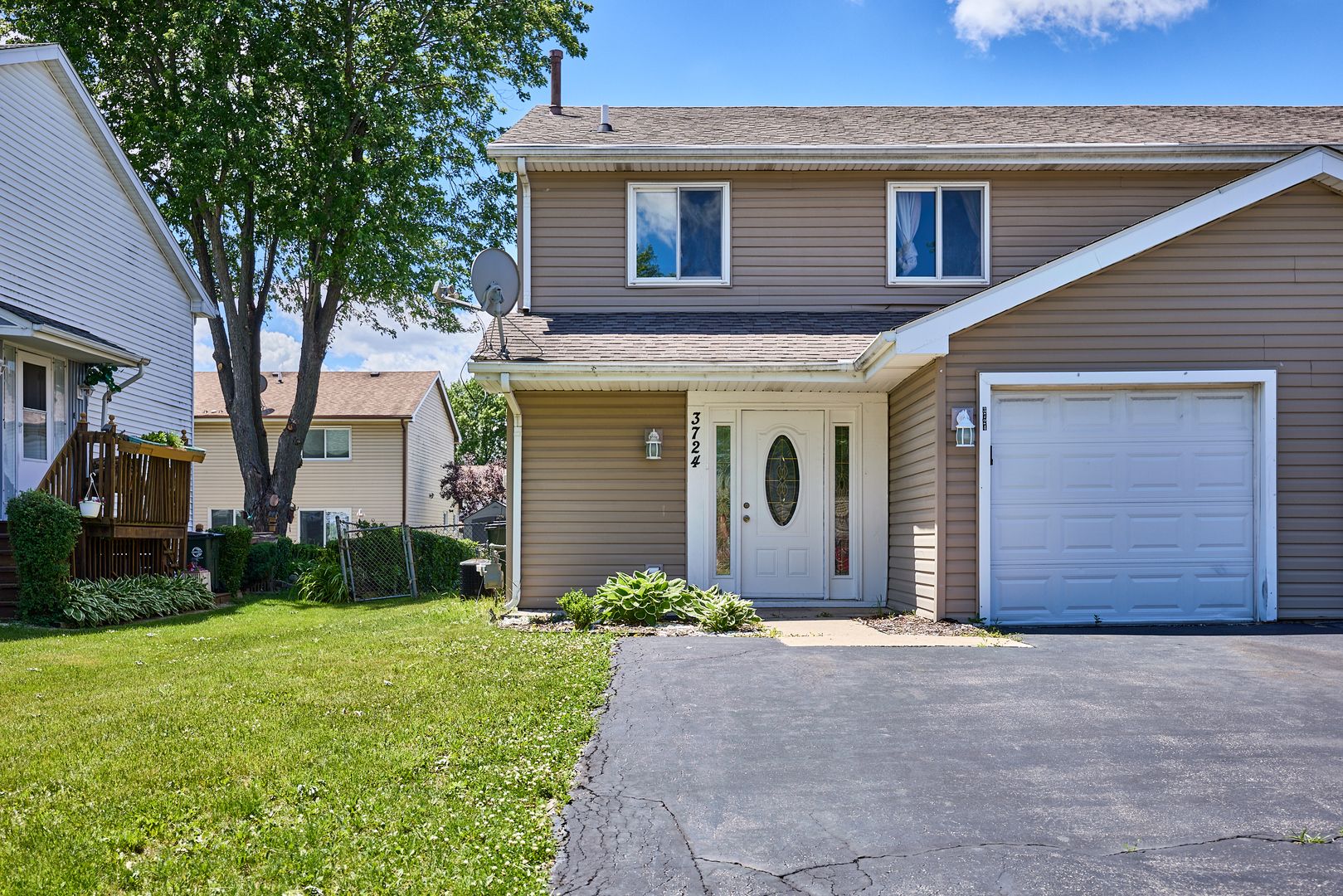 3724 Merrimac Lane E — Hanover Park, IL 60133
