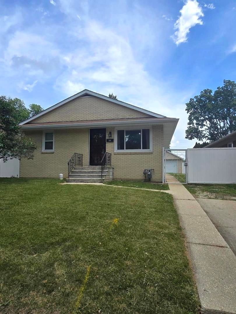 908 Oakland Avenue — Joliet, IL 60435