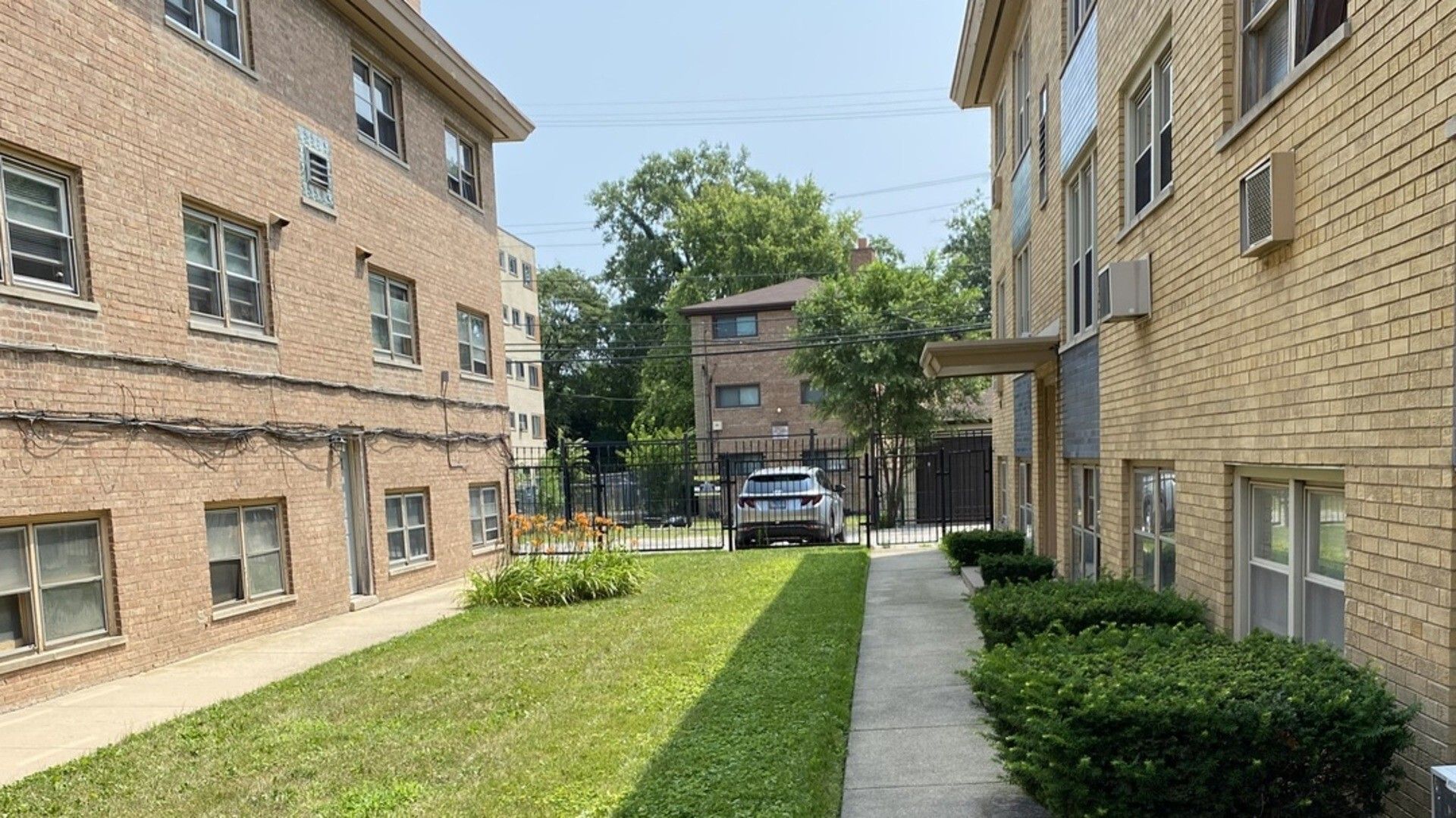 9215 S COTTAGE GROVE Avenue #2W — Chicago, IL 60619