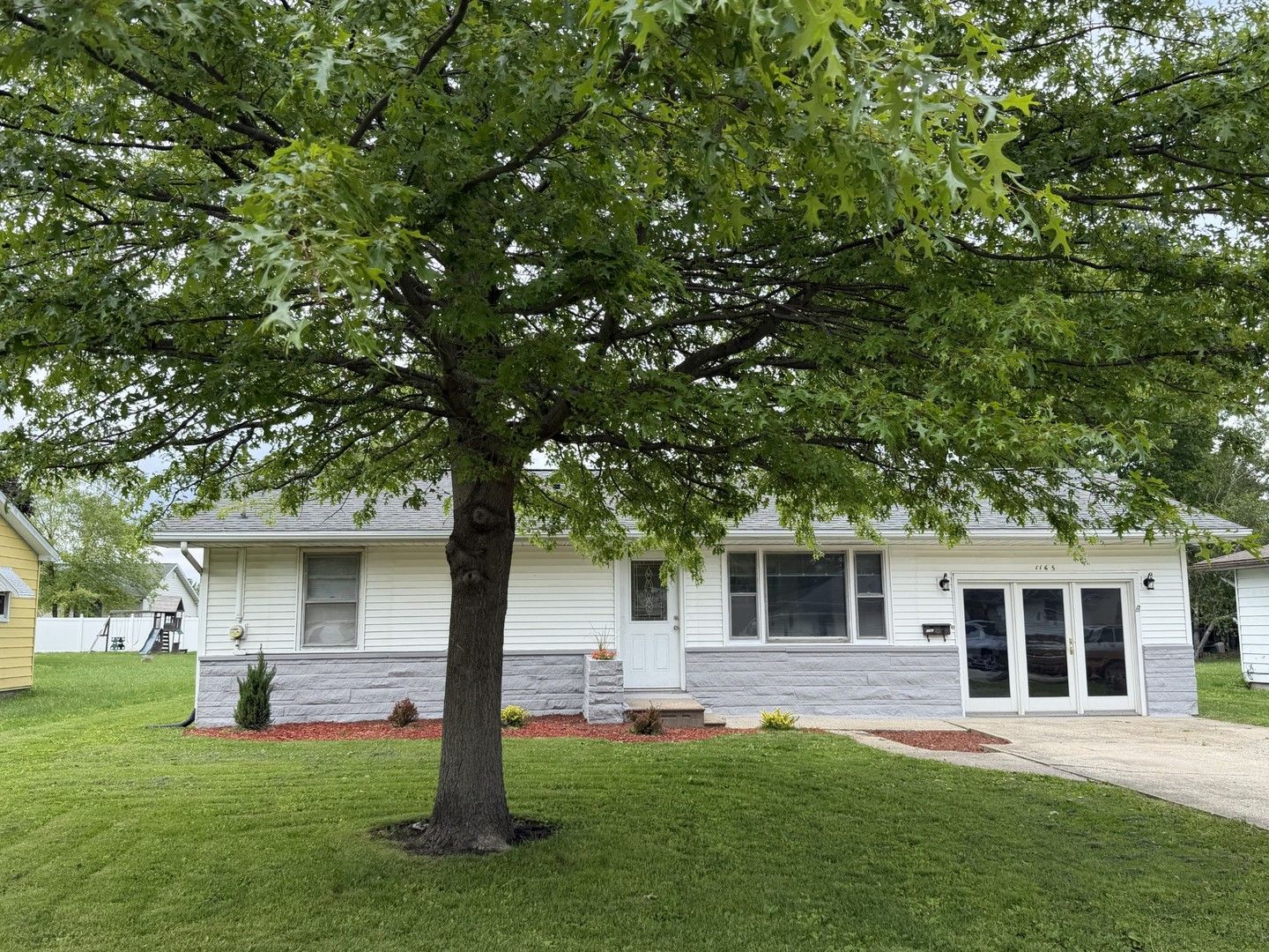 1165 Roselawn Drive — Paxton, IL 60957