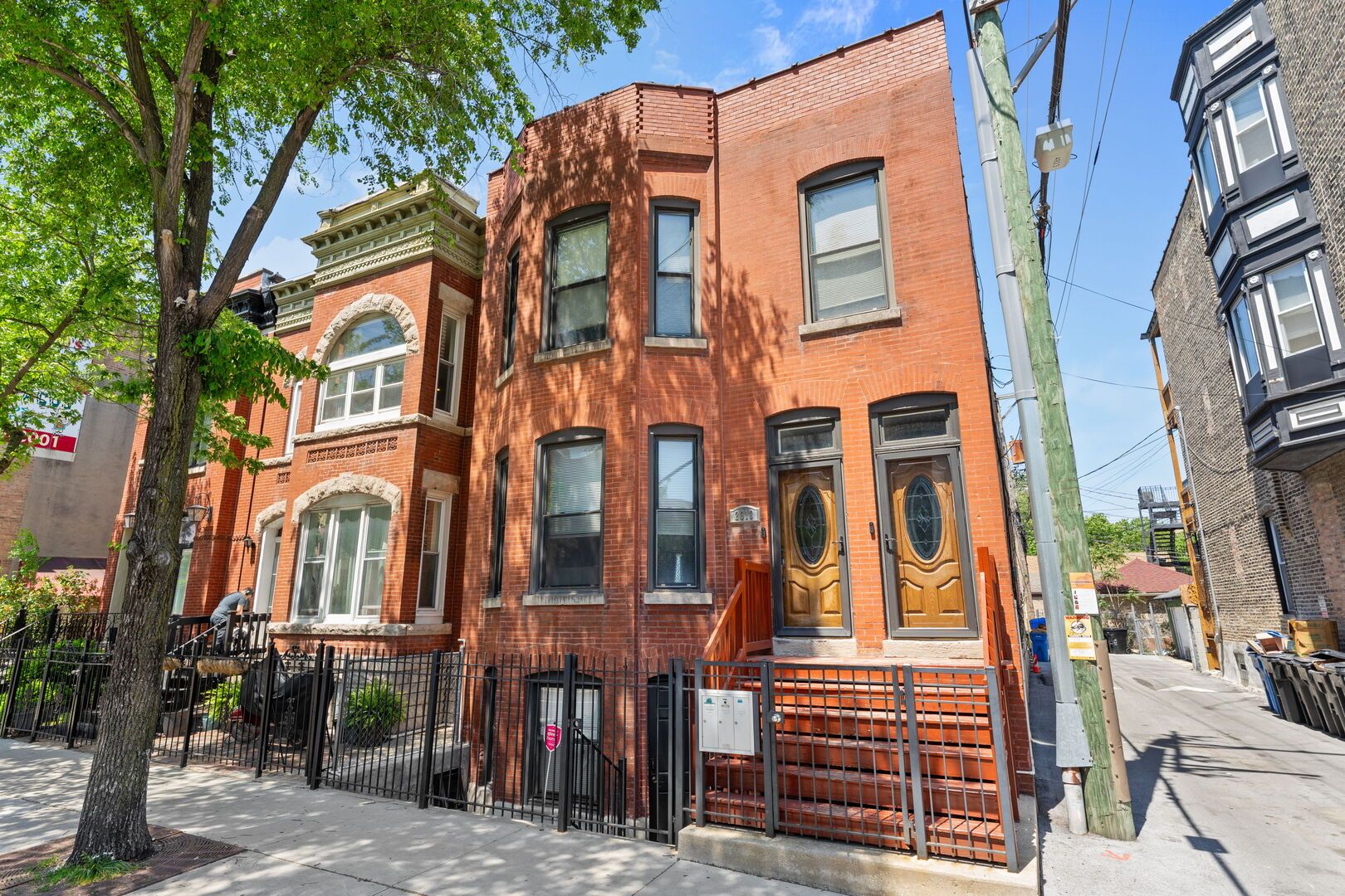 2312 W Taylor Street — Chicago, IL 60612