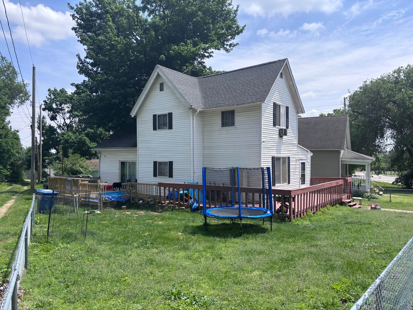 1219 S 7th Street — Clinton, IA 52732