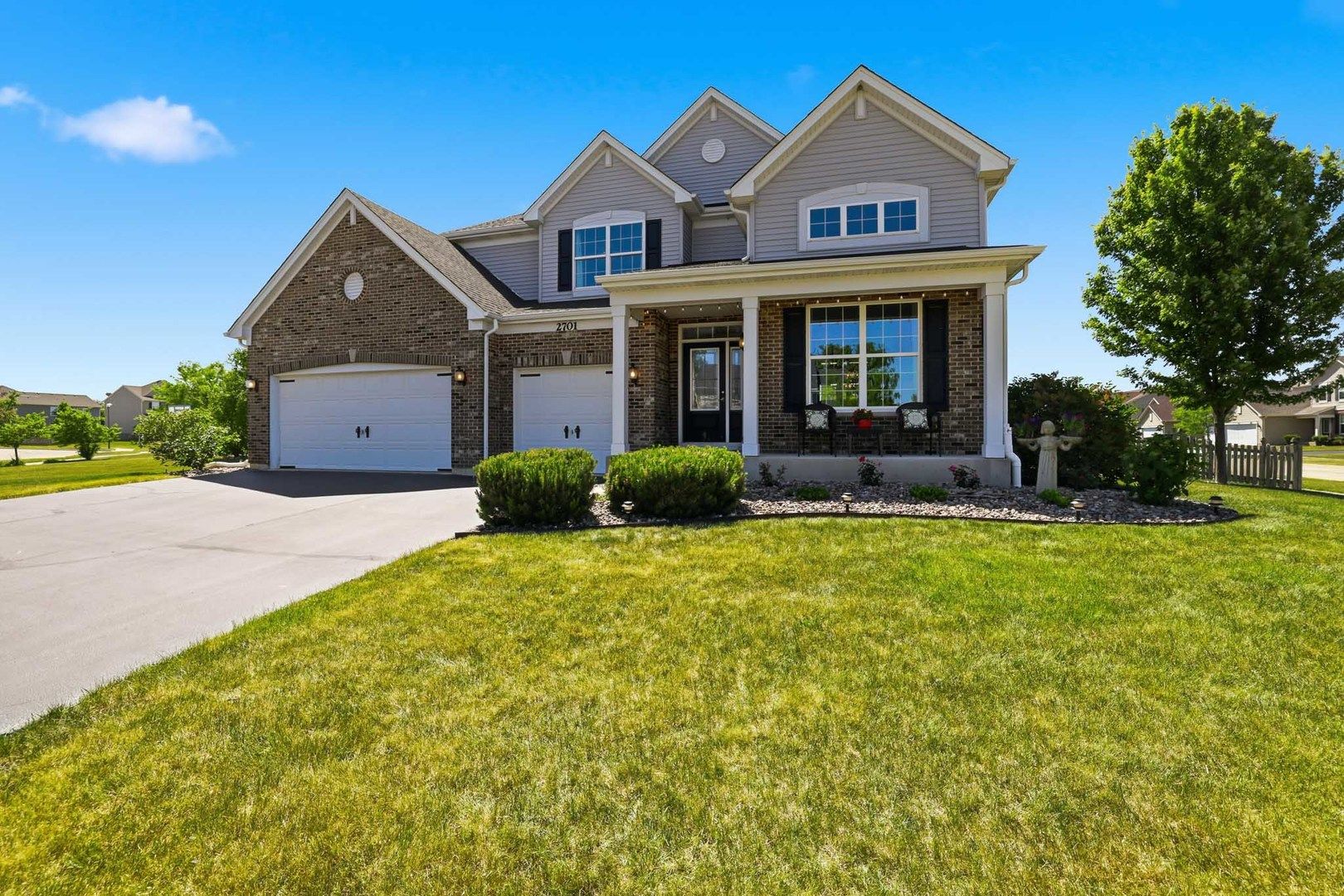 2701 Woodworth Avenue — Woodstock, IL 60098