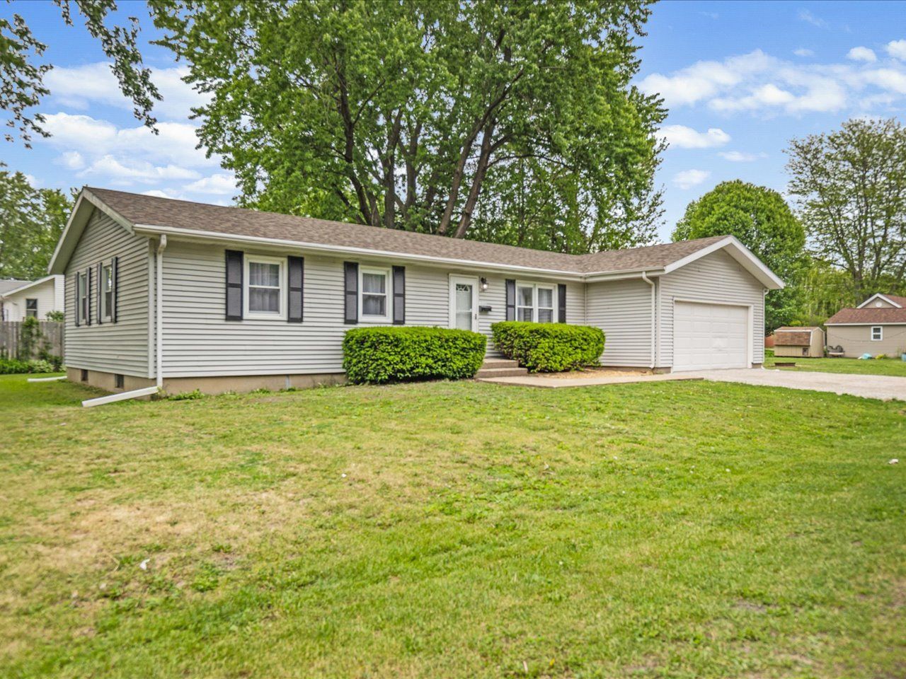 118 W Hawley Street — Amboy, IL 61310