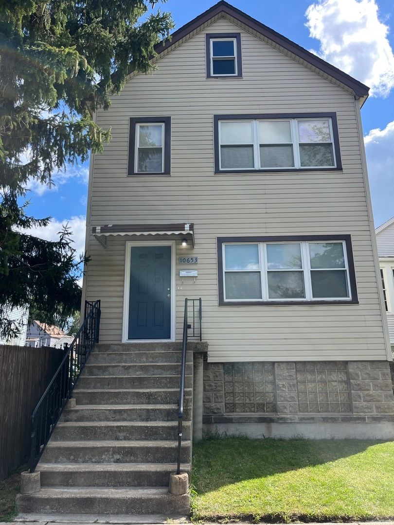 10653 S Mackinaw Avenue — Chicago, IL 60617