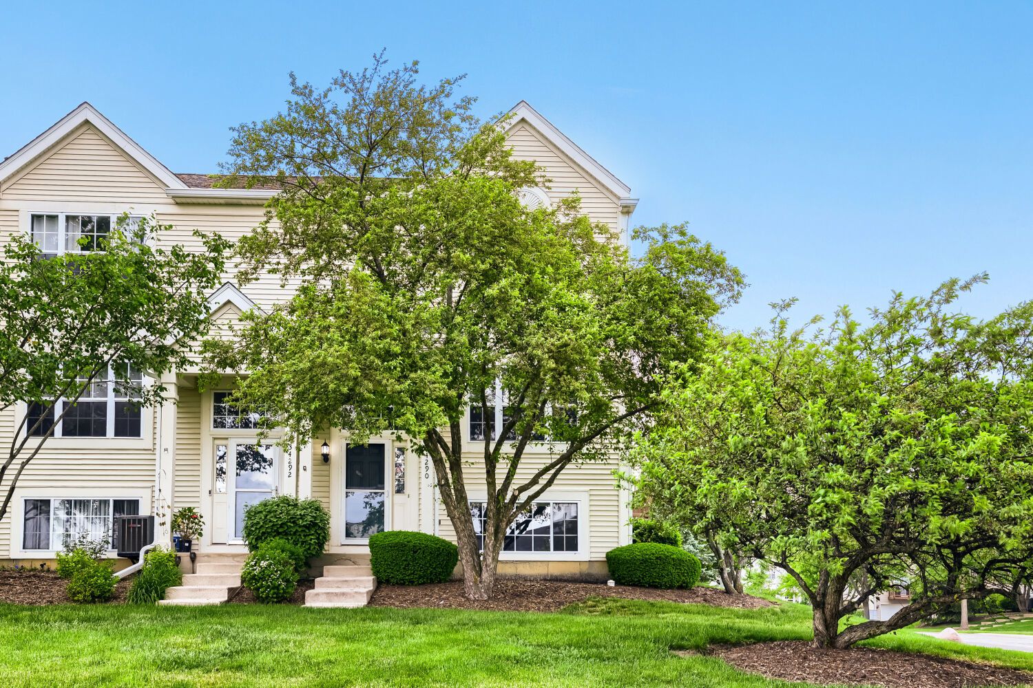 34290 N Barberry Road — Round Lake Beach, IL 60073