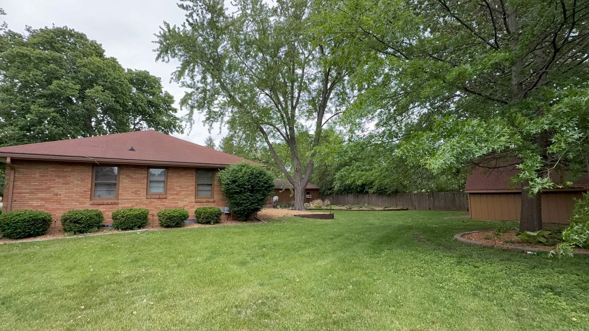 1048 Warren Street, Henry, IL 61537