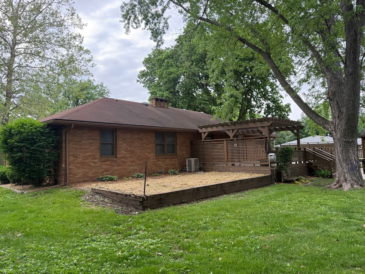 1048 Warren Street, Henry, IL 61537