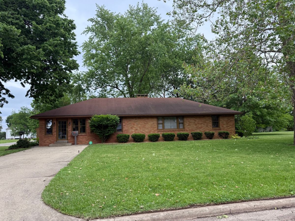 1048 Warren Street, Henry, IL 61537
