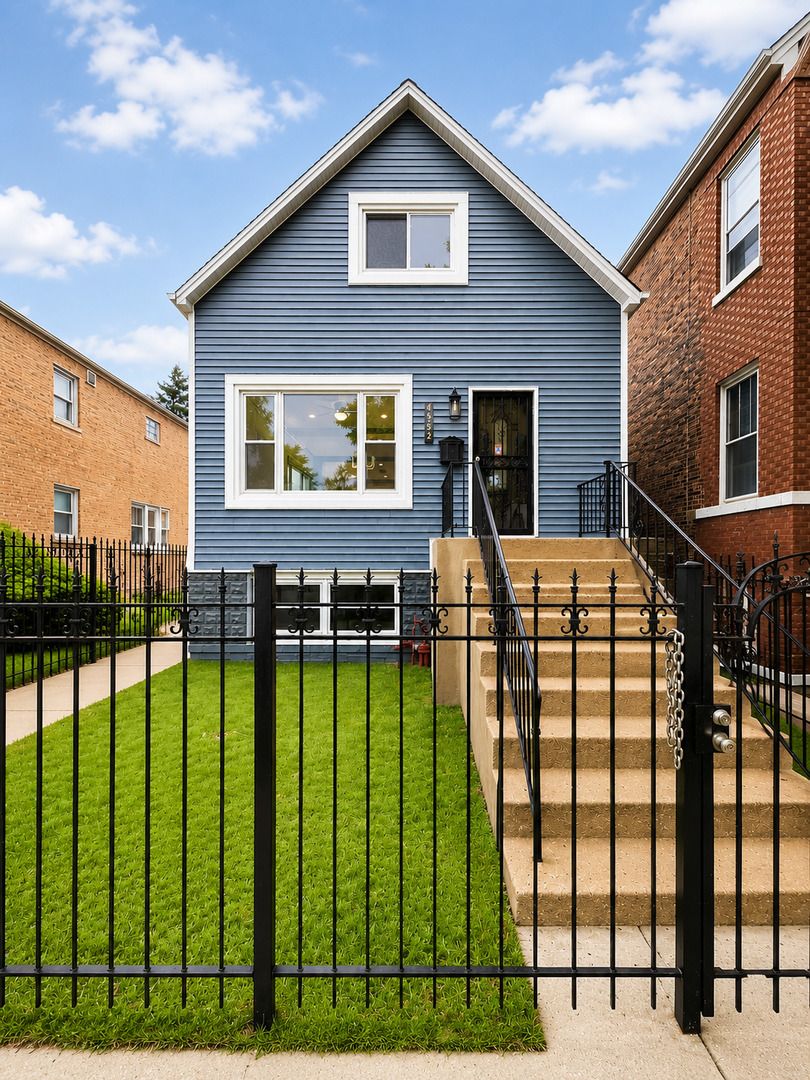 4552 S California Avenue — Chicago, IL 60632