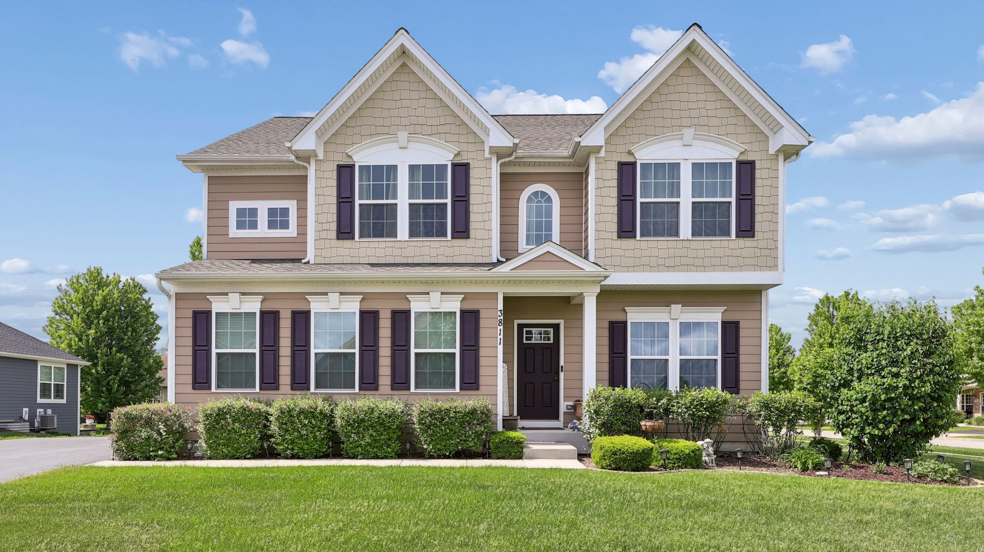 3811 Ivy Lane — Elgin, IL 60124