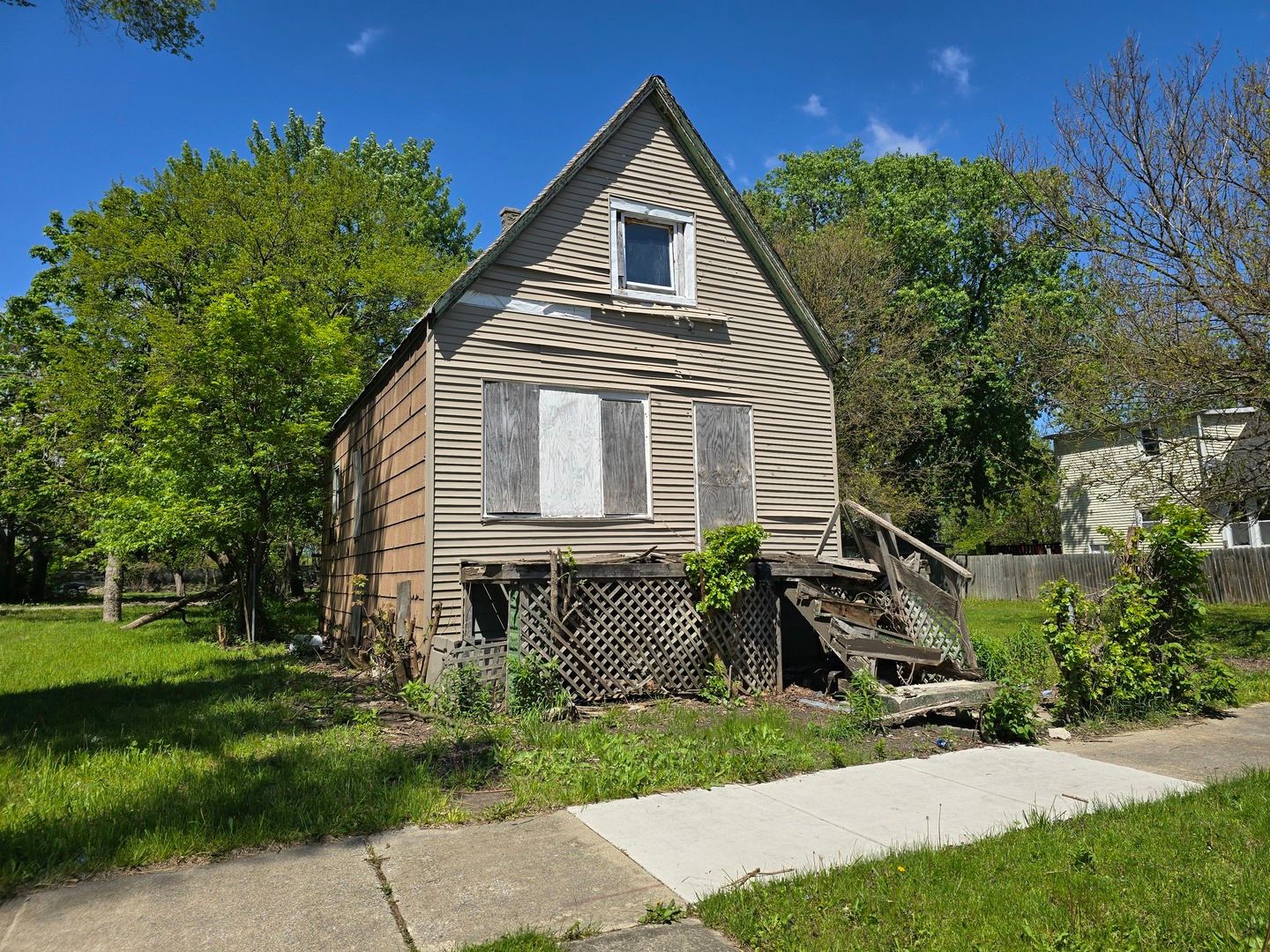 5730 S Hoyne Avenue — Chicago, IL 60636