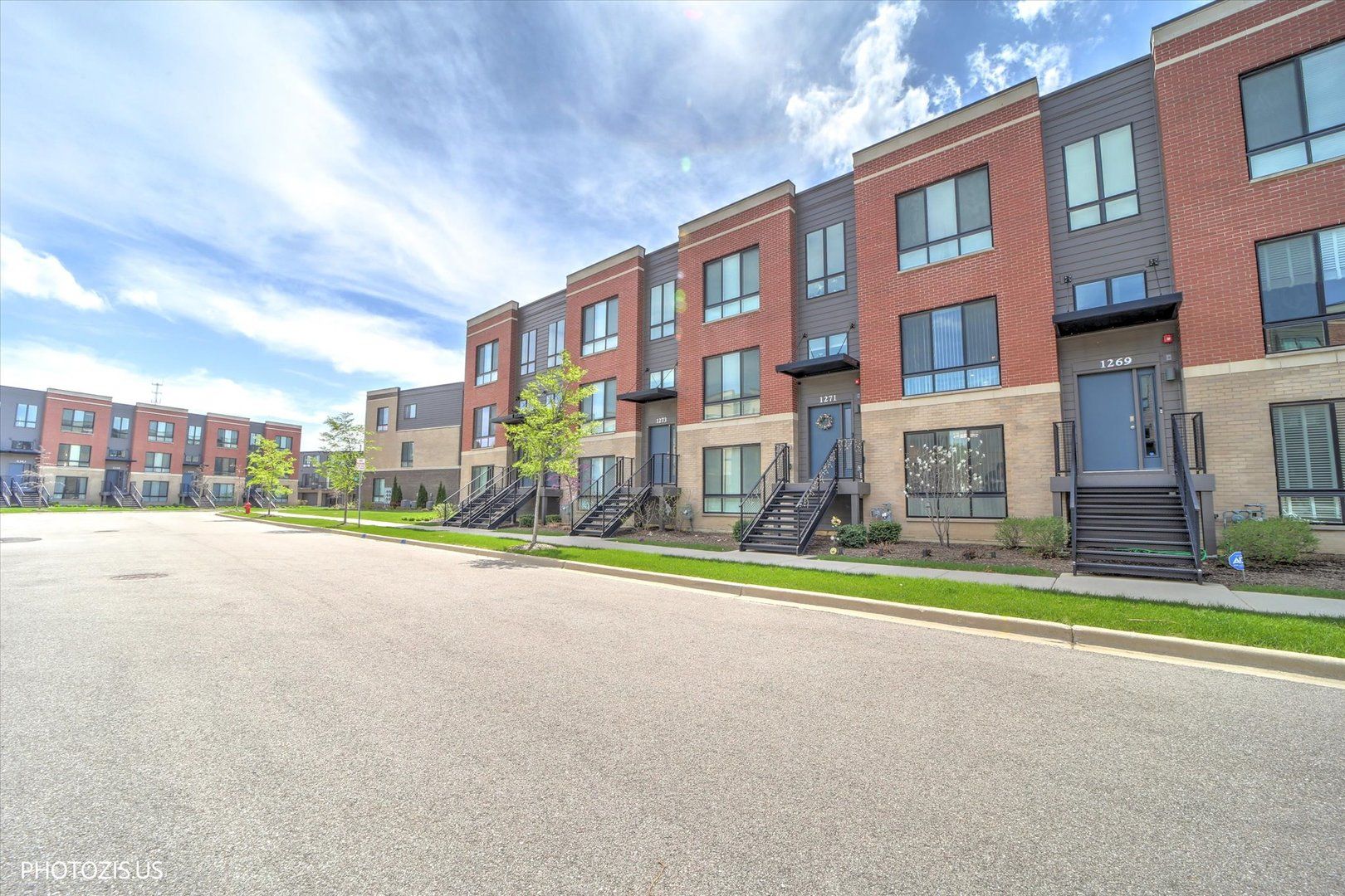 1271 Catalina Court — Schaumburg, IL 60173