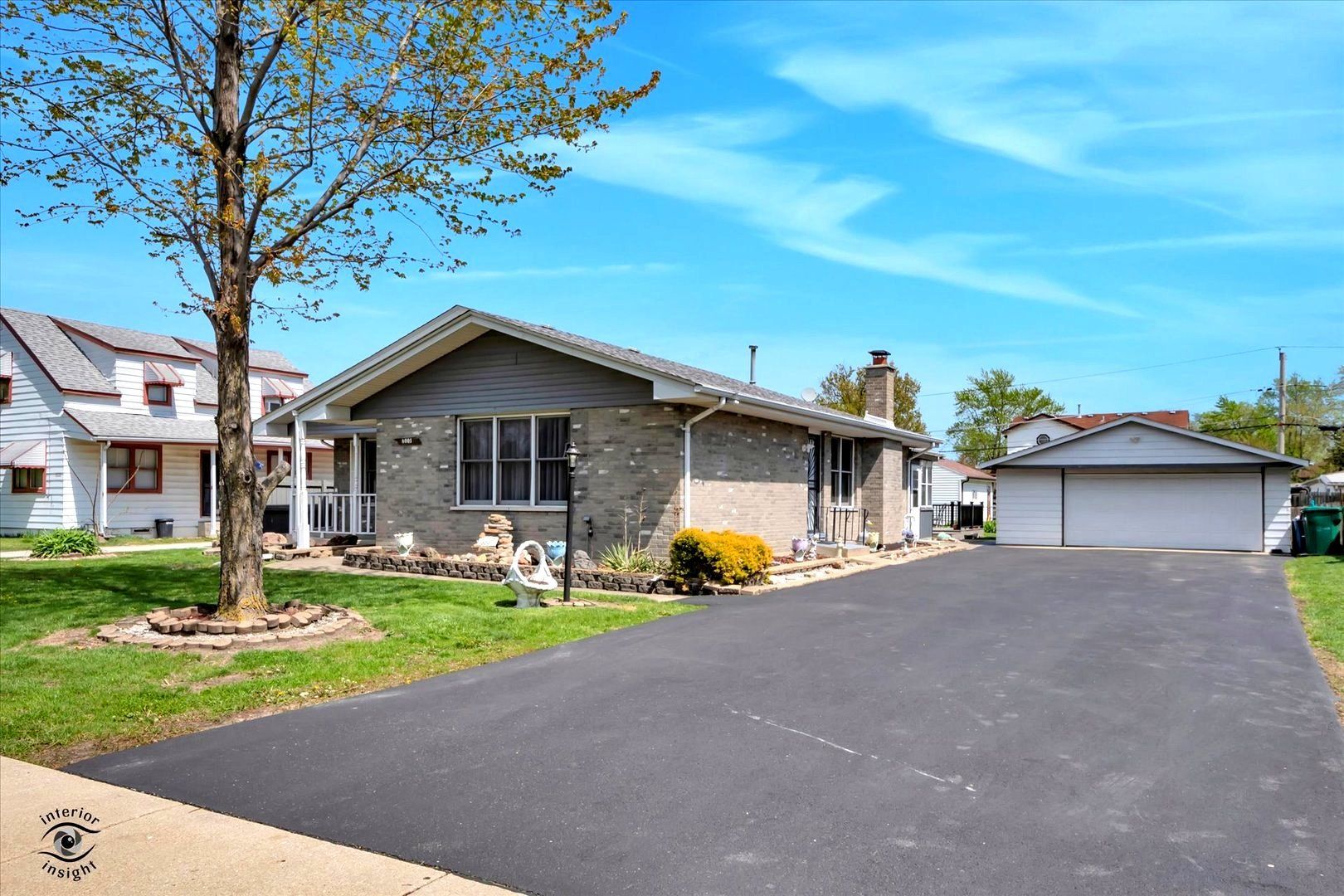 8001 S Lockwood Avenue — Burbank, IL 60459