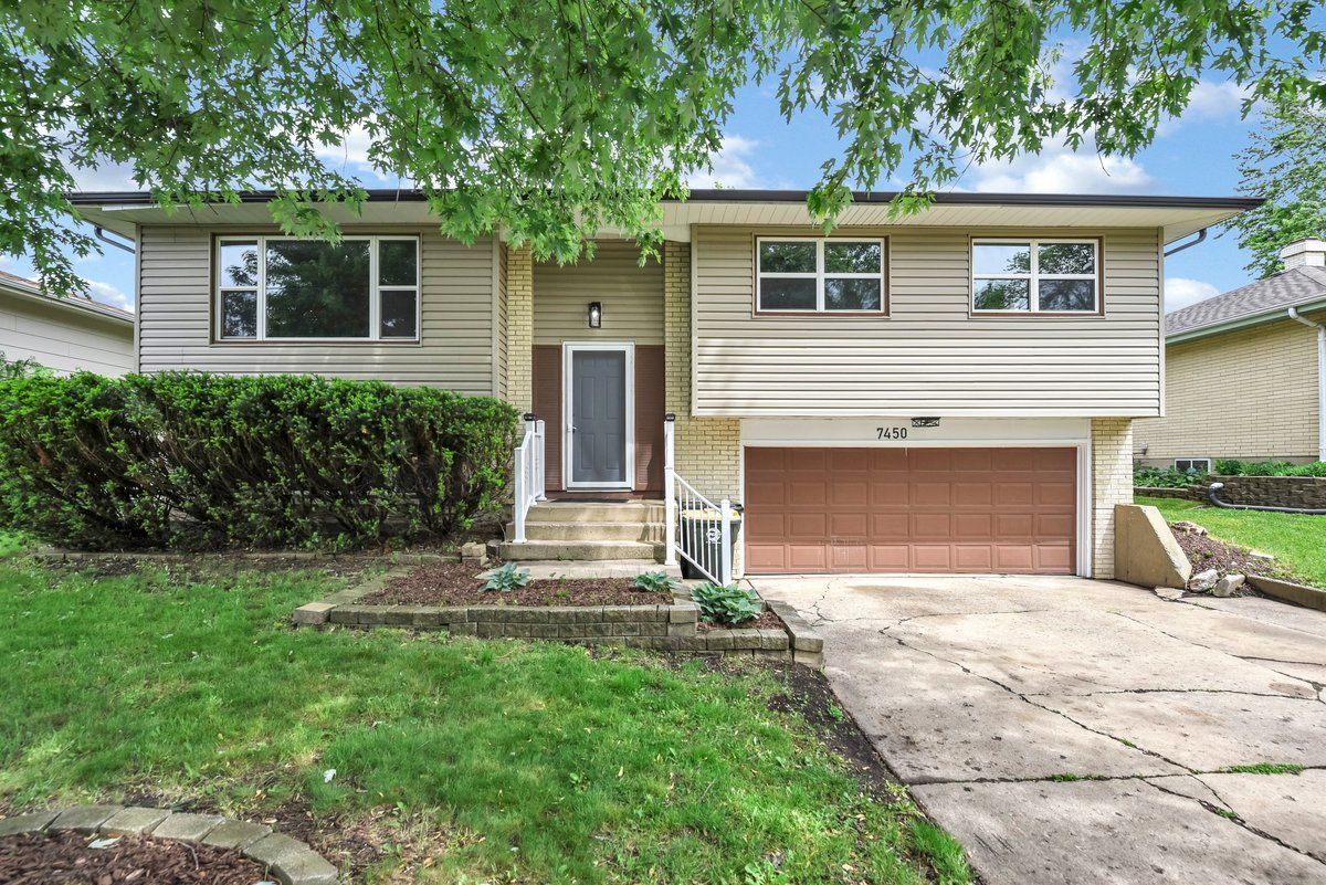 7450 Astor Avenue — Hanover Park, IL 60133