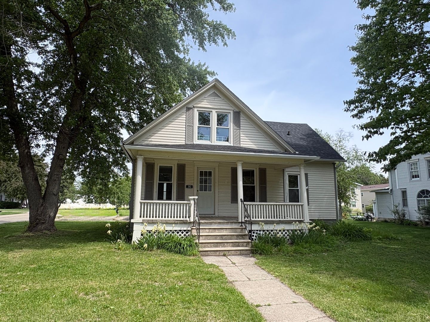 302 Oak Street — Earlville, IL 60518