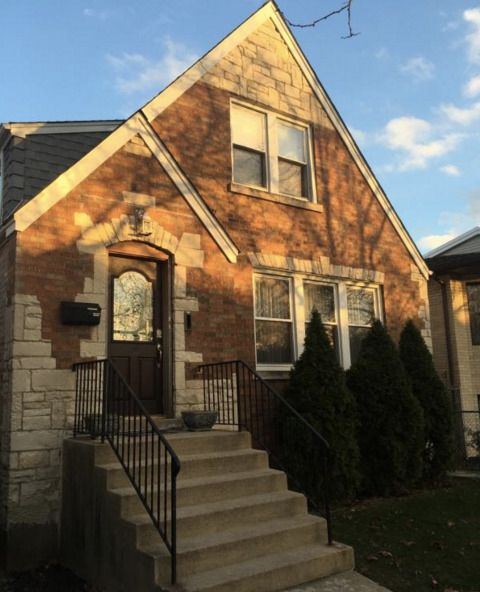 2923 N Marmora Avenue — Chicago, IL 60634