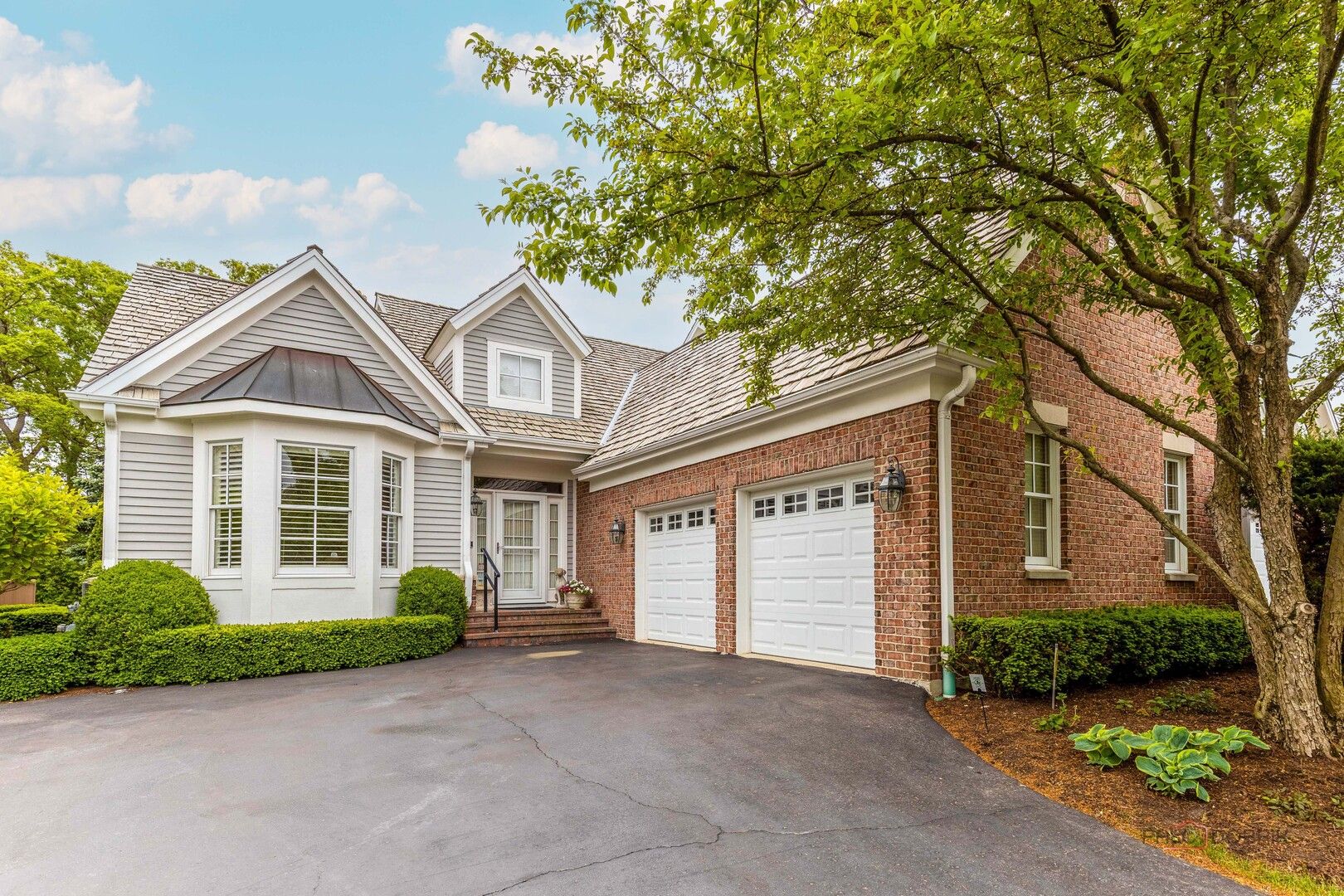 145 S Bradford Court — Lake Forest, IL 60045