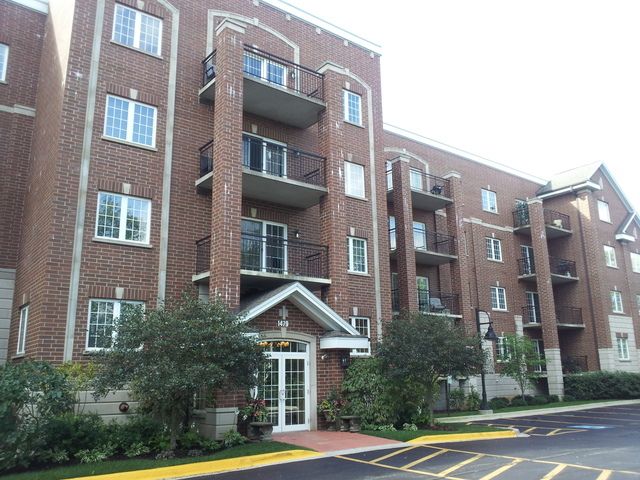 1479 N Milwaukee Avenue #101 — Libertyville, IL 60048