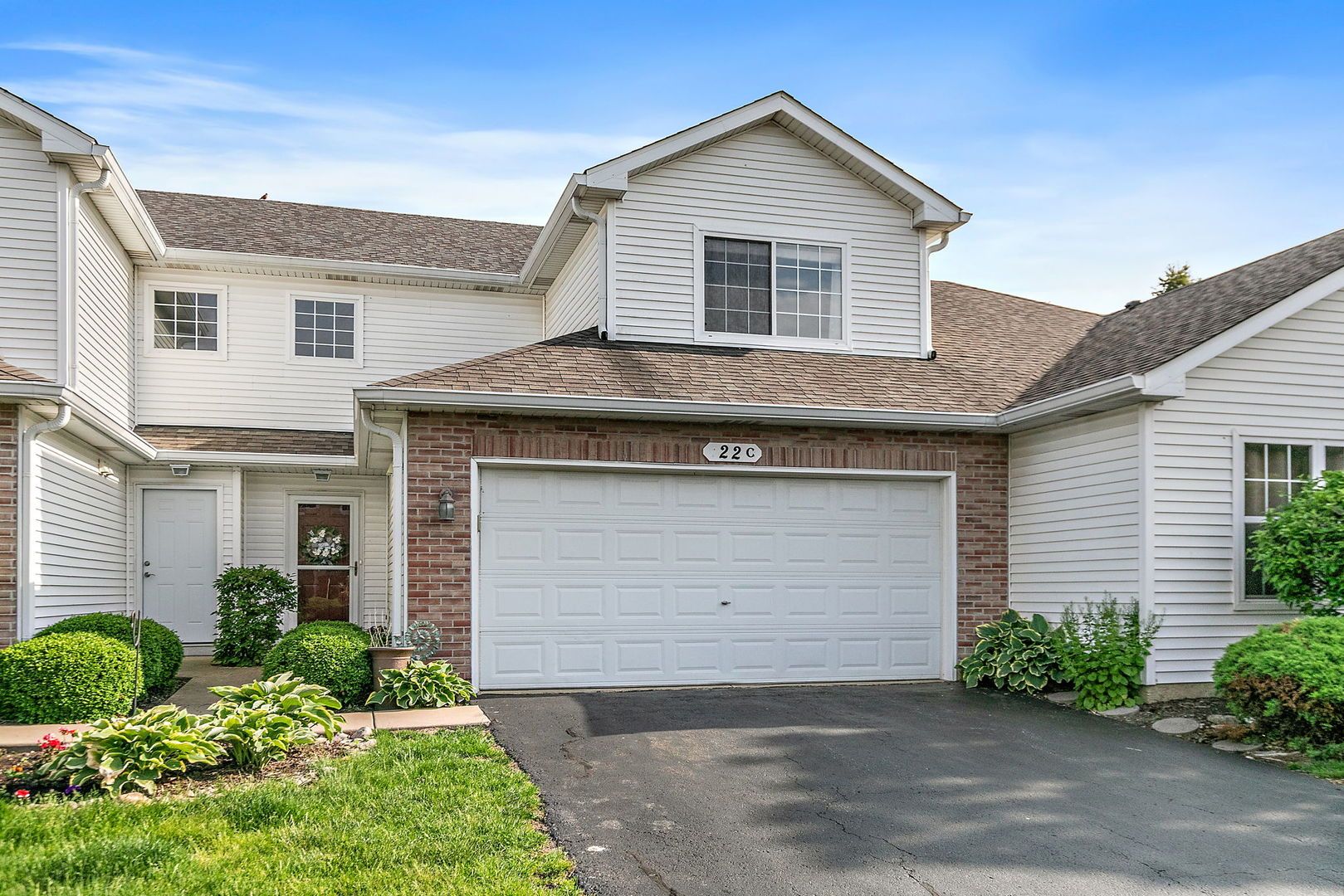 22 Rolling Oaks Road #C — Sugar Grove, IL 60554